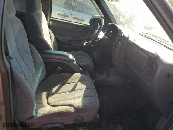 2001 GMC Sonoma SLS with VIN 1GTDT13W81K211645, listed as a Copart auction lot 68911514 with 236,429 mi miles and Salvage Title. Bid and sale history available at carsss.com. Image 7.