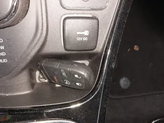 2018 Jeep Compass Latitude with VIN 3C4NJDBB2JT399488, listed as a IAAI auction lot 41553252 with 79,606 mi miles. Bid and sale history available at carsss.com. Image 11.