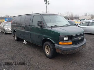 2007 Chevrolet City Express Cargo z VIN 1GNHG39UX71244837, wystawiony jako IAAI lot #41466608 z przebiegiem 317 604 mil mil oraz . Historia ofert i sprzedaży dostępna na DreamBid. Obrazek 1.