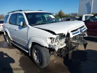 2005 Toyota Sequoia SR5 with VIN 5TDZT34A85S255793, listed as a IAAI auction lot 41173149 with 212,354 mi miles. Bid and sale history available at carsss.com. Image 1.