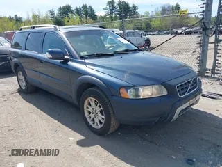 2007 Volvo XC70 with VIN YV4SZ592571273632, listed as a IAAI auction lot 42166678 with 199,891 mi miles. Bid and sale history available at carsss.com. Image 1.