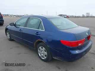 2005 Honda Accord LX z VIN 1HGCM56475A028423, wystawiony jako IAAI lot #41940782 z przebiegiem 265 543 mil mil oraz . Historia ofert i sprzedaży dostępna na DreamBid. Obrazek 3.