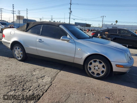 1999 Mercedes-Benz CLK 320/430 z VIN WDBLK65G2XT024808, wystawiony jako Copart lot #85336294 z przebiegiem 289 898 mil mil oraz Szkoda całkowita • Salvage title. Historia ofert i sprzedaży dostępna na DreamBid. Obrazek 4.