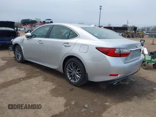 2018 Lexus ES with VIN 58ABK1GG6JU081676, listed as a IAAI auction lot 41996905 with 81,973 mi miles. Bid and sale history available at carsss.com. Image 3.