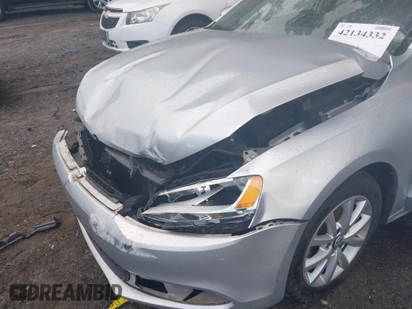 2012 Volkswagen Jetta SE with VIN 3VWDX7AJ5CM316960, listed as a IAAI auction lot 42134332 with 108,194 mi miles and . Bid and sale history available at DreamBid. Image 6.