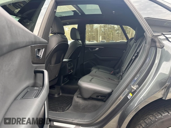 2019 Audi Q8 Premium Plus with VIN WA1EVAF10KD015763, listed as a IAAI auction lot 41925195 with 134,540 mi miles. Bid and sale history available at carsss.com. Image 8.