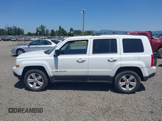 2016 Jeep Patriot High Altitude z VIN 1C4NJRFB6GD610861, wystawiony jako IAAI lot #42413151 z przebiegiem Nie podano mil oraz . Historia ofert i sprzedaży dostępna na DreamBid. Obrazek 14.