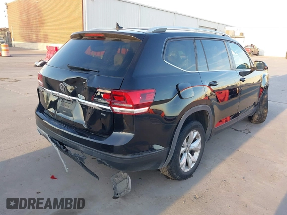 2018 Volkswagen Atlas SE with VIN 1V2DR2CA8JC536295, listed as a IAAI auction lot 41275322 with 166,684 mi miles and . Bid and sale history available at DreamBid. Image 4.