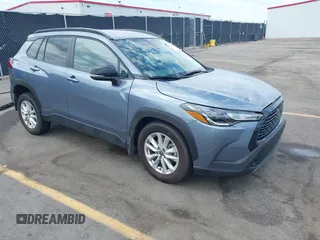 2025 Toyota Corolla Cross LE с VIN 7MUCAAAG4SV121163, выставлен на аукционе IAAI как лот 42281434 с пробегом 4 545 миль миль и . История ставок и продаж доступна на DreamBid. Изображение 1.