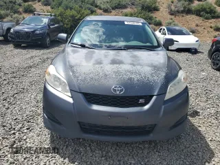 2009 Toyota Matrix S z VIN 2T1LE40E49C004413, wystawiony jako Copart lot #57530165 z przebiegiem 293 564 mil mil oraz Czysty tytuł • Clean title. Historia ofert i sprzedaży dostępna na DreamBid. Obrazek 5.