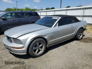 2005 Ford Mustang GT Deluxe с VIN 1ZVHT85H855227287, выставлен на аукционе Copart как лот 54914955 с пробегом 193 970 миль миль и Списание • Salvage title. История ставок и продаж доступна на DreamBid. Изображение 1.