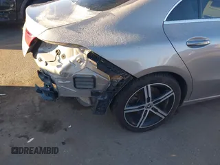2020 Mercedes-Benz CLA 250 z VIN WDD5J4HB1LN036082, wystawiony jako IAAI lot #41528585 z przebiegiem 44 600 mil mil oraz . Historia ofert i sprzedaży dostępna na DreamBid. Obrazek 19.