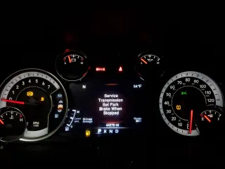 2023 Ram 1500 SLT z VIN 1C6RR6LG6PS518628, wystawiony jako Copart lot #47105535 z przebiegiem 44 279 mil mil oraz Nie do naprawy • Non repairable. Historia ofert i sprzedaży dostępna na DreamBid. Obrazek 9.