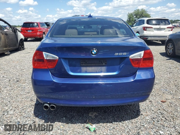 2008 BMW 3 Series 328i z VIN WBAVA33518P142319, wystawiony jako Copart lot #57081045 z przebiegiem 157 411 mil mil oraz Szkoda całkowita • Salvage title. Historia ofert i sprzedaży dostępna na DreamBid. Obrazek 6.