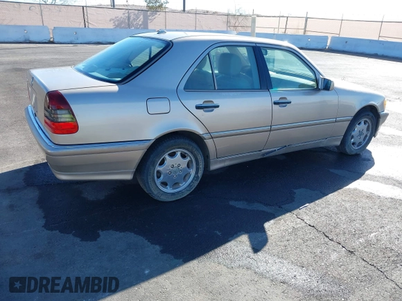 2000 Mercedes-Benz C 230/260/280/320 with VIN WDBHA29G8YA848997, listed as a IAAI auction lot 41382632 with Not Provided miles and . Bid and sale history available at carsss.com. Image 4.