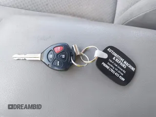 2007 Toyota Camry CE z VIN 4T1BE46K17U109995, wystawiony jako IAAI lot #42473032 z przebiegiem 193 731 mil mil oraz . Historia ofert i sprzedaży dostępna na DreamBid. Obrazek 11.