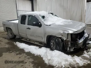 2010 Chevrolet Silverado 1500 LS with VIN 1GCSKREA4AZ251643, listed as a Copart auction lot 88511085 with 136,052 mi miles and Salvage Title. Bid and sale history available at DreamBid. Image 4.