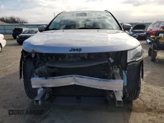 2019 Jeep Compass Latitude with VIN 3C4NJDBB4KT689572, listed as a Copart auction lot 49583125 with 78,043 mi miles and Salvage Title. Bid and sale history available at DreamBid. Image 5.