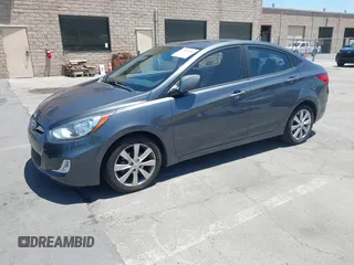 2013 Hyundai Accent GLS z VIN KMHCU4AE9DU427450, wystawiony jako IAAI lot #42415750 z przebiegiem 105 890 mil mil oraz . Historia ofert i sprzedaży dostępna na DreamBid. Obrazek 16.