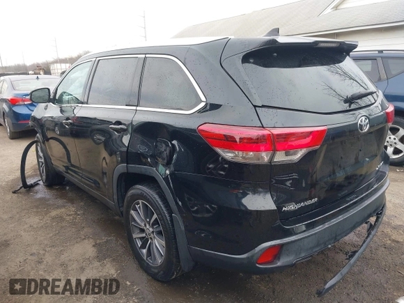 2019 Toyota Highlander SE with VIN 5TDJZRFH3KS732604, listed as a IAAI auction lot 41660910 with Not provided miles and . Bid and sale history available at DreamBid. Image 3.