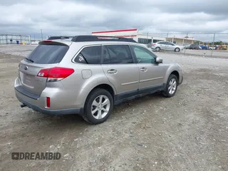 2014 Subaru Outback 3.6R Limited with VIN 4S4BRDNC3E2233693, listed as a IAAI auction lot 41875185 with 176,493 mi miles. Bid and sale history available at carsss.com. Image 4.