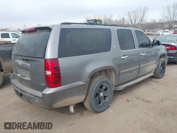 2007 Chevrolet Suburban LT with VIN 1GNFC16057R413155, listed as a IAAI auction lot 41884665 with 205,038 mi miles. Bid and sale history available at carsss.com. Image 4.