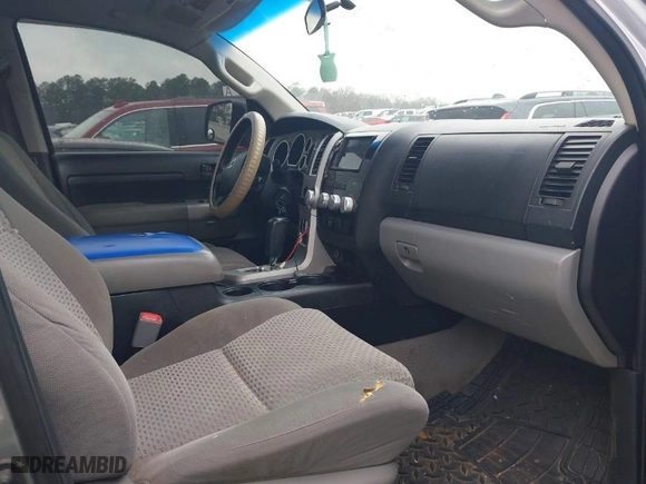 2007 Toyota Tundra SR5 with VIN 5TBRV54177S450608, listed as a IAAI auction lot 41615975 with 242,261 mi miles. Bid and sale history available at carsss.com. Image 5.