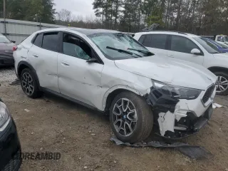 2025 BMW X2 xDrive28i with VIN WBX63GM0XS5085930, listed as a Copart auction lot 44300815 with 8,157 mi miles and Salvage Title. Bid and sale history available at carsss.com. Image 4.