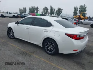 2016 Lexus ES 330 z VIN 58ABK1GG0GU024995, wystawiony jako IAAI lot #42174973 z przebiegiem 80 131 mil mil oraz . Historia ofert i sprzedaży dostępna na DreamBid. Obrazek 3.