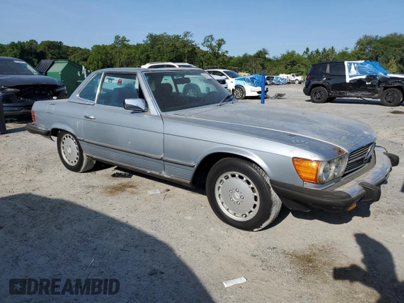 1984 Mercedes-Benz 380 SL z VIN WDBBA45A8EA001735, wystawiony jako Copart lot #60427655 z przebiegiem 100 375 mil mil oraz Czysty tytuł • Clean title. Historia ofert i sprzedaży dostępna na DreamBid. Obrazek 4.