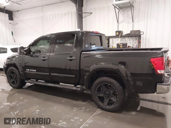 2015 Nissan Titan SV z VIN 1N6AA0EC6FN502962, wystawiony jako IAAI lot #41358935 z przebiegiem 102 204 mil mil oraz . Historia ofert i sprzedaży dostępna na DreamBid. Obrazek 15.