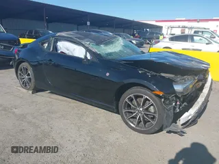 2017 Toyota 86 z VIN JF1ZNAA14H8706798, wystawiony jako IAAI lot #42331466 z przebiegiem 58 681 mil mil oraz . Historia ofert i sprzedaży dostępna na DreamBid. Obrazek 1.