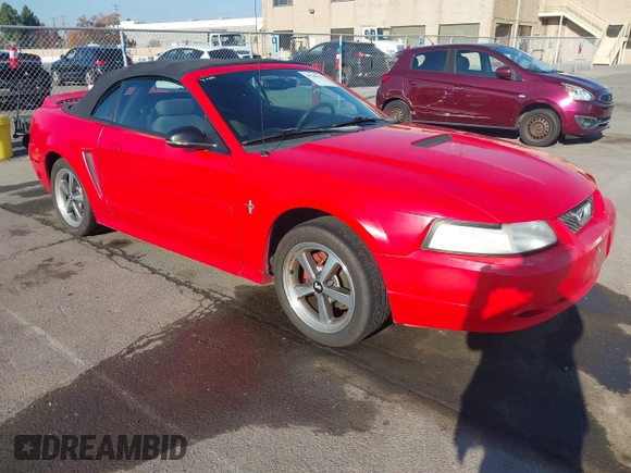 2000 Ford Mustang with VIN 1FAFP4444YF198834, listed as a IAAI auction lot 40780129 with 189,915 mi miles. Bid and sale history available at carsss.com. Image 1.