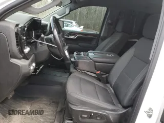 2022 GMC Sierra 1500 with VIN 1GTVUBETXNZ511808, listed as a Copart auction lot 82582724 with 81,748 mi miles and Salvage Title. Bid and sale history available at DreamBid. Image 7.