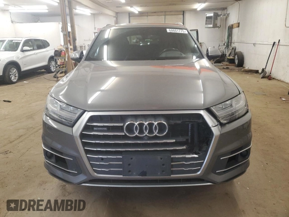2017 Audi Q7 Prestige with VIN WA1VABF71HD006908, listed as a Copart auction lot 60601775 with 221,608 mi miles and Salvage title. Bid and sale history available at DreamBid. Image 5.