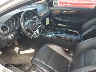 2015 Mercedes-Benz C 250 with VIN WDDGJ4HB0FG389236, listed as a Copart auction lot 58976105 with 93,291 mi miles and Salvage title. Bid and sale history available at DreamBid. Image 7.