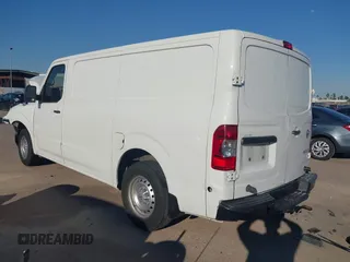 2020 Nissan NV Cargo S z VIN 1N6BF0KY4LN810374, wystawiony jako IAAI lot #41749430 z przebiegiem 281 153 mil mil oraz . Historia ofert i sprzedaży dostępna na DreamBid. Obrazek 3.