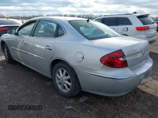 2005 Buick LaCrosse CXL with VIN 2G4WD532151188611, listed as a IAAI auction lot 41217168 with 186,442 mi miles. Bid and sale history available at carsss.com. Image 3.