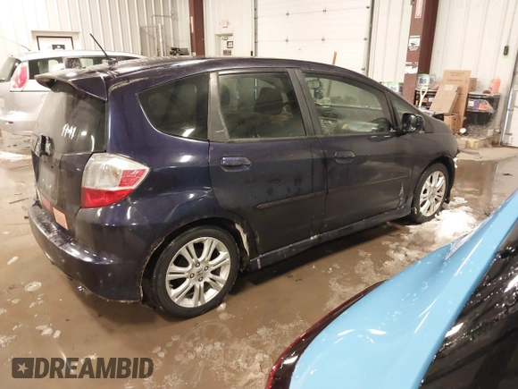 2010 Honda Fit Sport с VIN JHMGE8H47AC013526, выставлен на аукционе IAAI как лот 41617145 с пробегом 108 459 миль миль и . История ставок и продаж доступна на DreamBid. Изображение 4.