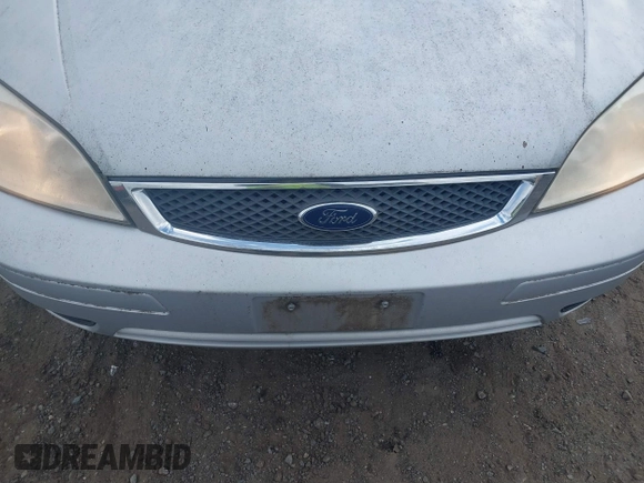 2005 Ford Focus S with VIN 1FAFP34N15W223557, listed as a IAAI auction lot 41814646 with 225,502 mi miles. Bid and sale history available at carsss.com. Image 6.