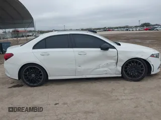 2019 Mercedes-Benz A 220 z VIN WDD3G4EB5KW012029, wystawiony jako IAAI lot #41608407 z przebiegiem 87 421 mil mil oraz . Historia ofert i sprzedaży dostępna na DreamBid. Obrazek 13.