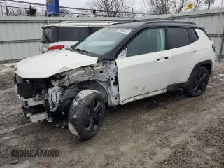 2021 Jeep Compass Latitude z VIN 3C4NJCBBXMT507838, wystawiony jako Copart lot #42830085 z przebiegiem 51 390 mil mil oraz Szkoda całkowita • Salvage title. Historia ofert i sprzedaży dostępna na DreamBid. Obrazek 1.