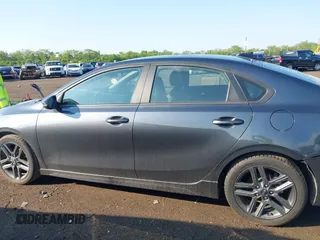 2021 Kia Forte GT-Line with VIN 3KPF34AD5ME282322, listed as a IAAI auction lot 42266008 with 57,572 mi miles and . Bid and sale history available at DreamBid. Image 14.