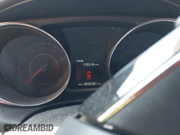 2018 Mitsubishi Outlander SE z VIN JA4AP3AW3JU011695, wystawiony jako IAAI lot #42144112 z przebiegiem 69 228 mil mil oraz . Historia ofert i sprzedaży dostępna na DreamBid. Obrazek 7.