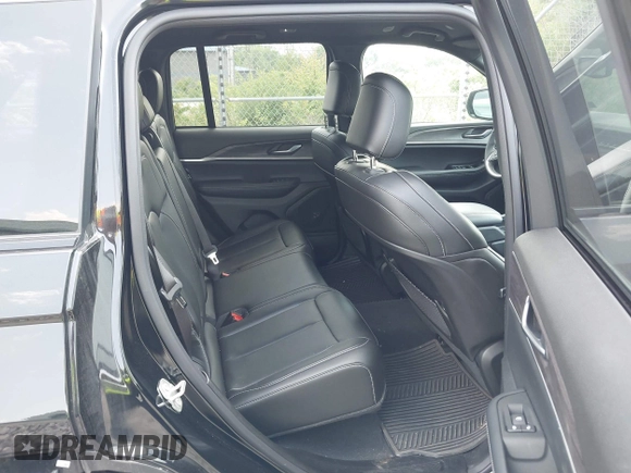 2024 Jeep Grand Cherokee Limited z VIN 1C4RJHBG9RC162492, wystawiony jako IAAI lot #42424937 z przebiegiem 5 939 mil mil oraz . Historia ofert i sprzedaży dostępna na DreamBid. Obrazek 8.