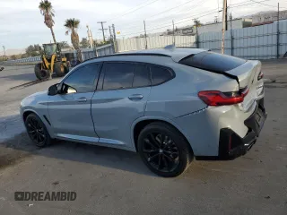 2024 BMW X4 M40i z VIN 5UX43DT03R9X53900, wystawiony jako Copart lot #87204324 z przebiegiem 8 410 mil mil oraz Szkoda całkowita • Salvage title. Historia ofert i sprzedaży dostępna na DreamBid. Obrazek 2.