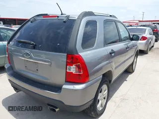 2010 Kia Sportage LX z VIN KNDKG3A40A7710743, wystawiony jako IAAI lot #42446995 z przebiegiem 282 954 mil mil oraz . Historia ofert i sprzedaży dostępna na DreamBid. Obrazek 4.