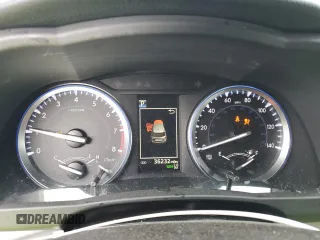 2018 Toyota Highlander SE z VIN 5TDJZRFHXJS821925, wystawiony jako Copart lot #56597305 z przebiegiem 36 232 mil mil oraz Szkoda całkowita • Salvage title. Historia ofert i sprzedaży dostępna na DreamBid. Obrazek 9.