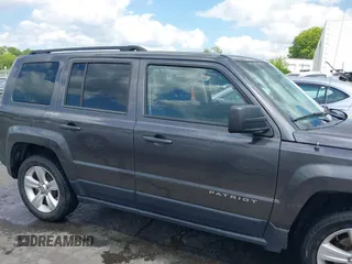 2015 Jeep Patriot Latitude с VIN 1C4NJPFB8FD419929, выставлен на аукционе IAAI как лот 42315972 с пробегом 176 735 миль миль и . История ставок и продаж доступна на DreamBid. Изображение 13.