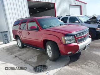 2010 Chevrolet Tahoe LT z VIN 1GNUKBE08AR112792, wystawiony jako IAAI lot #41790474 z przebiegiem 231 742 mil mil oraz . Historia ofert i sprzedaży dostępna na DreamBid. Obrazek 1.